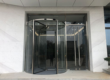 鄭州金融廣場上驅動水晶旋轉門