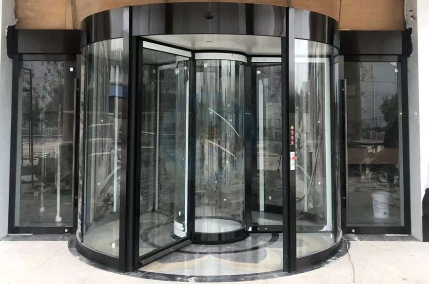 三翼圓展箱旋轉門